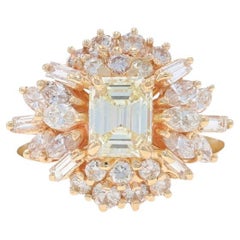 Anillo Halo de Diamantes en Oro Amarillo - 14k Talla Esmeralda 2.18ctw GIA