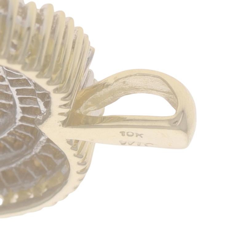 Pendentif coeur en or jaune 10k Baguette 1.50ctw Love Wreath Pour femmes en vente