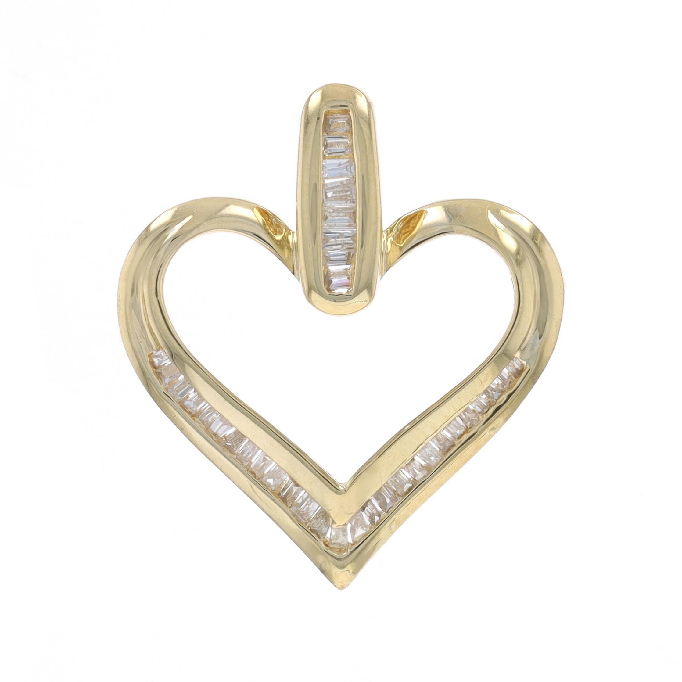 Contenu du métal : Or jaune 10k

Informations sur les pierres

Diamants naturels
Carat(s) : .25ctw
Coupe : Baguette
Couleur : H - I
Clarté : SI2 - I1

Nombre total de carats : .25ctw

Thème : Coeur, Amour

Mesures

Grandeur (à partir de la baille
