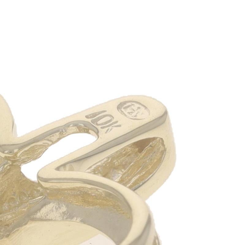 Pendentif coeur en or jaune - 10k Baguette .25ctw Love Pour femmes en vente