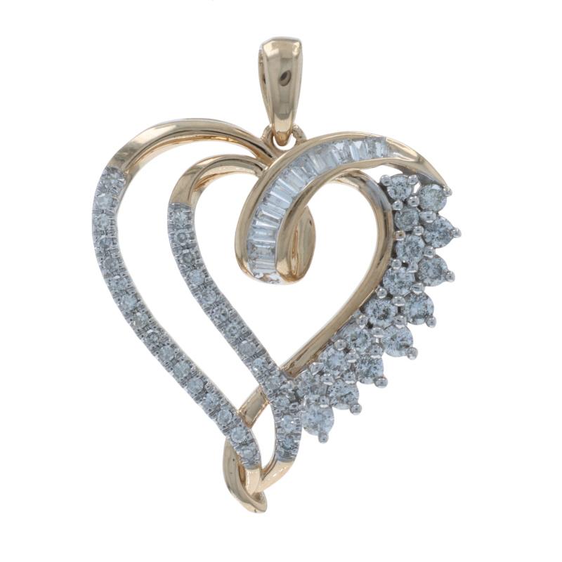 Contenu métallique : Or jaune 10k et or blanc 10k

Informations sur les pierres

Diamants naturels
Carat(s) : .33ctw
Taille : Simple, ronde, brillante et baguette
Couleur : H - I
Clarté : SI2 - I1

Total des carats : .33ctw

Thème : Coeur,