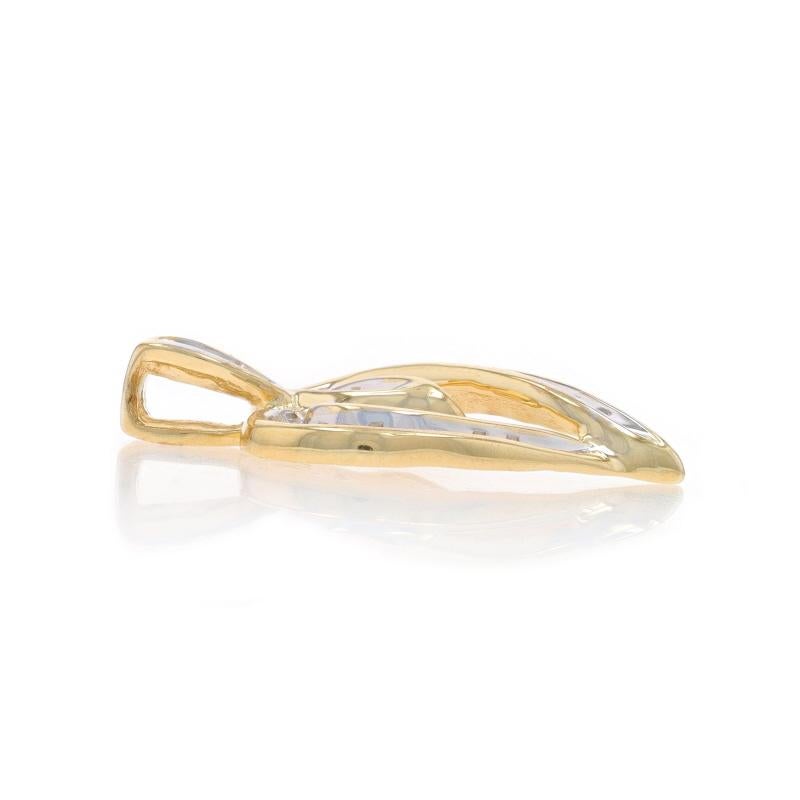 Taille simple Pendentif coeur en or jaune - 10k Single Cut .20ctw Love en vente