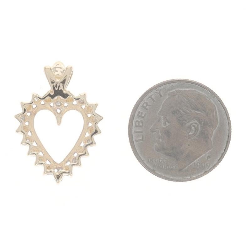 Pendentif coeur en or jaune avec diamant - 10k Single Love Excellent état - En vente à Greensboro, NC