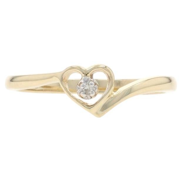 Anello bypass con cuore solitario in oro giallo - 10k Single Cut Love in vendita