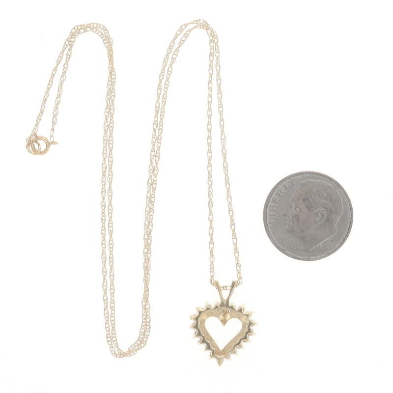 Collier en or jaune avec pendentif couronne de cœur en diamant - 14k Round .20ctw Love Excellent état - En vente à Greensboro, NC