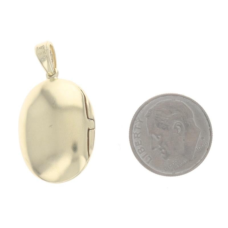 Pendentif en or jaune avec cœurs en diamant 14k Single .25ctw Love One Frame Pour femmes en vente