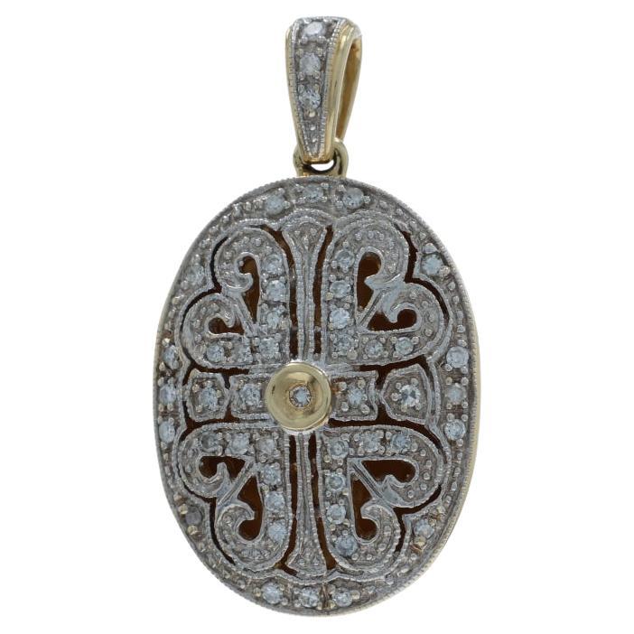 Pendentif en or jaune avec cœurs en diamant 14k Single .25ctw Love One Frame en vente