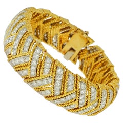 Vintage Yellow Gold Diamond Herringbone Design Bracelet