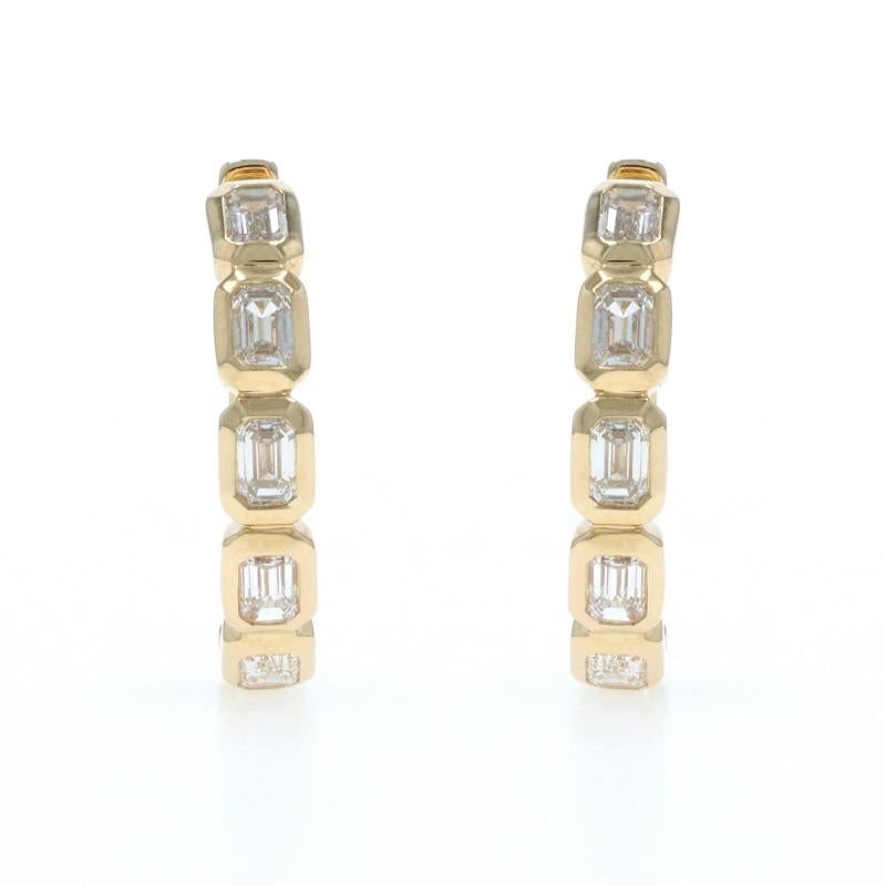 Boucles d'oreilles en or jaune avec diamants - 14k Emerald 1.09ctw Pierced Neuf - En vente à Greensboro, NC