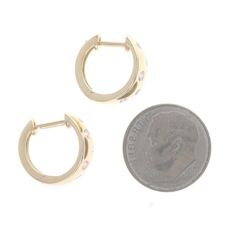 Donna Orecchini a cerchio con diamanti in oro giallo 14k a forma di Brilliante rotondo (29ctw), forati in vendita