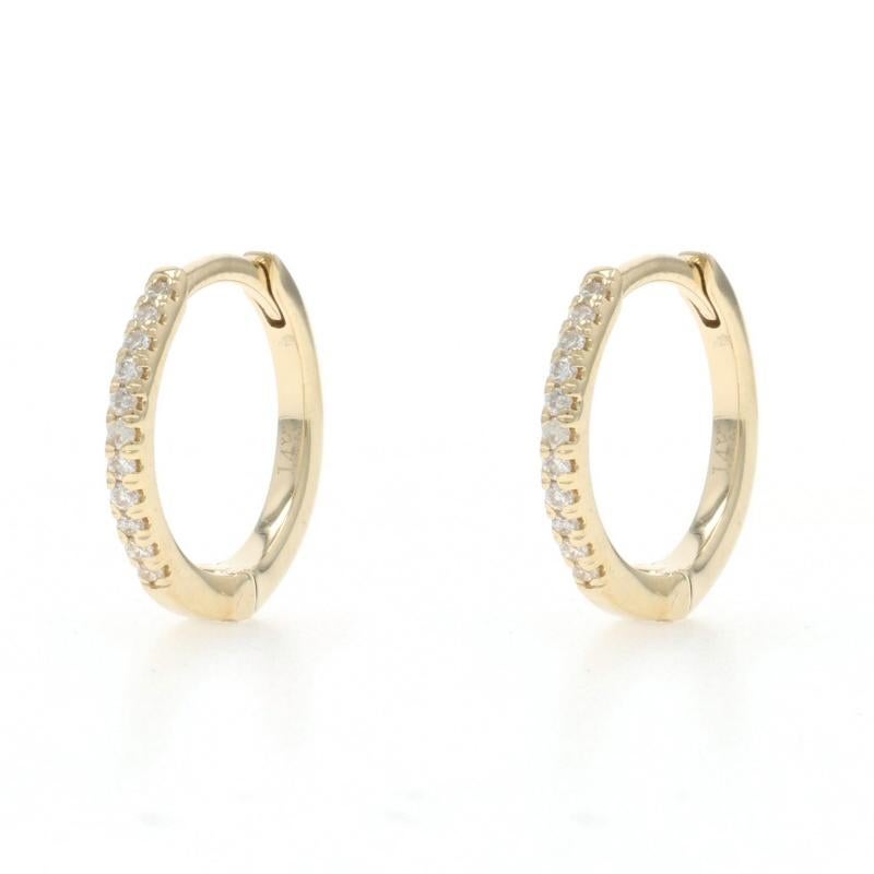 Contenido de metal: Oro amarillo de 14 quilates

Información sobre Stone

Diamantes naturales
Quilate(s): .08ctw
Corte: Redonda
Color: G - H
Claridad: SI2 - I1

Estilo Aro Huggie
Tipo de cierre: Cierre de palanca

Medidas

Alto: 15/32