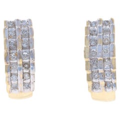 Boucles d'oreilles J-Hook en or jaune 10 carats avec diamants, un seul .20 carat percé