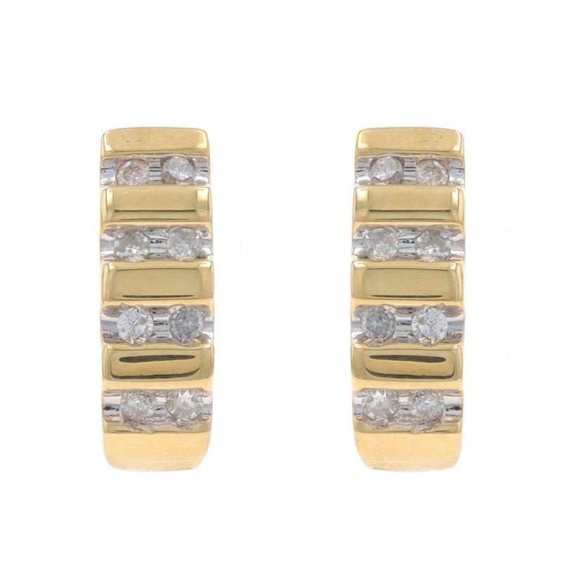 Contenu métallique : Or jaune 14k et or blanc 14k

Informations sur les pierres

Diamants naturels
Carat(s) : .25ctw
Coupe : Simple
Couleur : H - I
Clarté : I1 - I2

Nombre total de carats : .25ctw

Style : J-Hoop
Type de fermeture : Fermetures en