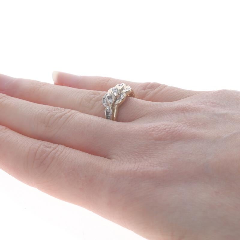 Gelbgold Diamant Knot Twist Cluster-Ring - 10k Baguette .10ctw Damen