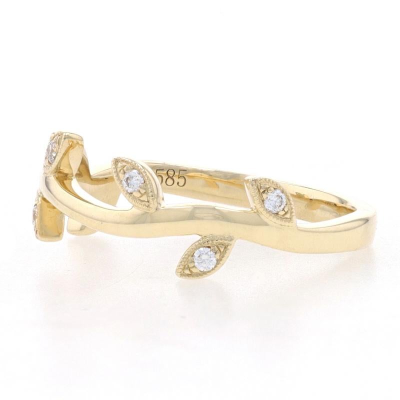 Round Cut Yellow Gold Diamond Leafy Vine Band - 14k Round Botanical Milgrain Wedding Ring For Sale