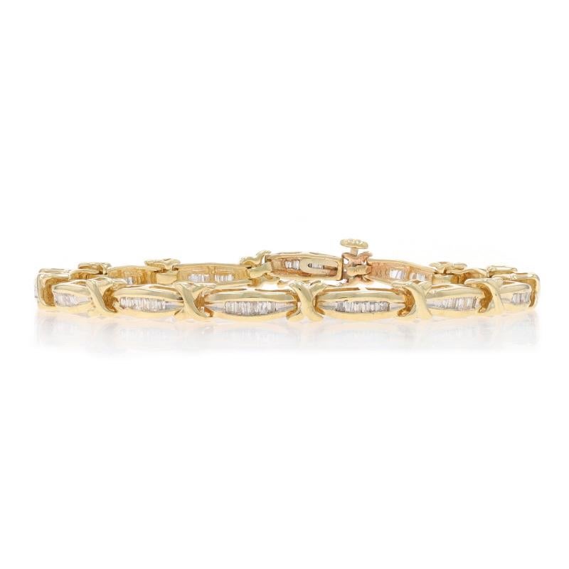 Contenu du métal : Or jaune 10k

Informations sur les pierres

Diamants naturels
Carat(s) : 1.00ctw
Coupe : Baguette
Couleur : G - H
Clarté : I1 - I2

Total des carats : 1.00ctw

Style : Lien
Type de fermeture : Fermeture à languette avec fermoir de
