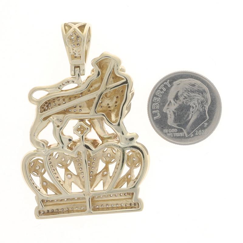 Taille simple Pendentif homme en or jaune diamant lion roi rastafari 10k 1.20ctw Crown Bling en vente