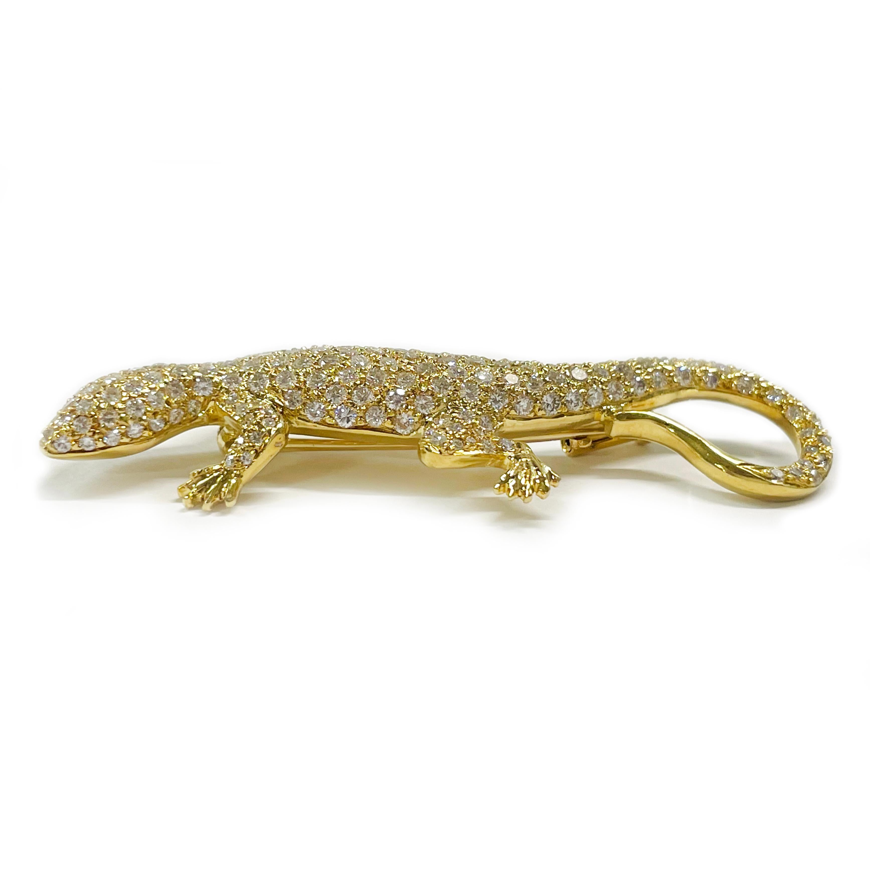 18 Karat Yellow Gold Diamond Lizard Brooch/Pin. This super sparkly little critter features 188 brilliant-cut diamonds pave-set on the head, body, legs and partially on the tail. The diamonds range in size from 1.1 to 1.5mm and are VS1-VS2 in clarity