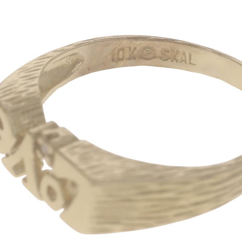 Bague d'amour en or jaune avec diamant - 10k Single Cut Solitaire Ring en vente 2