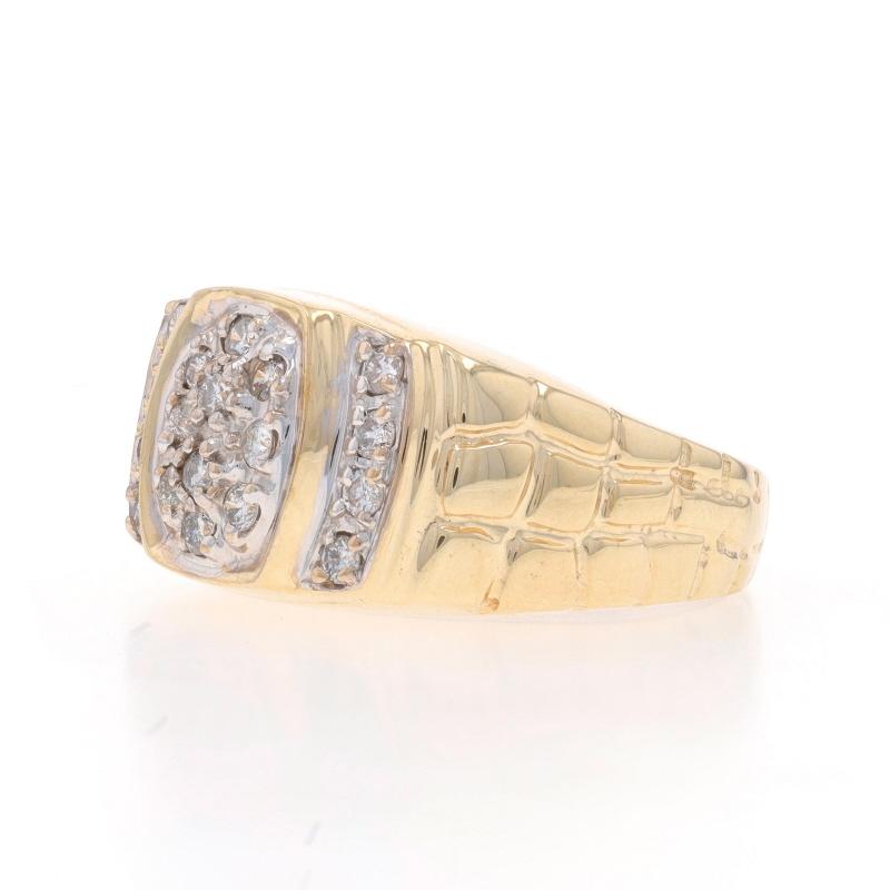 Gelbgold Diamant Herrenring - 10k Rund Brillant .32ctw Cluster im Zustand „Hervorragend“ in Greensboro, NC