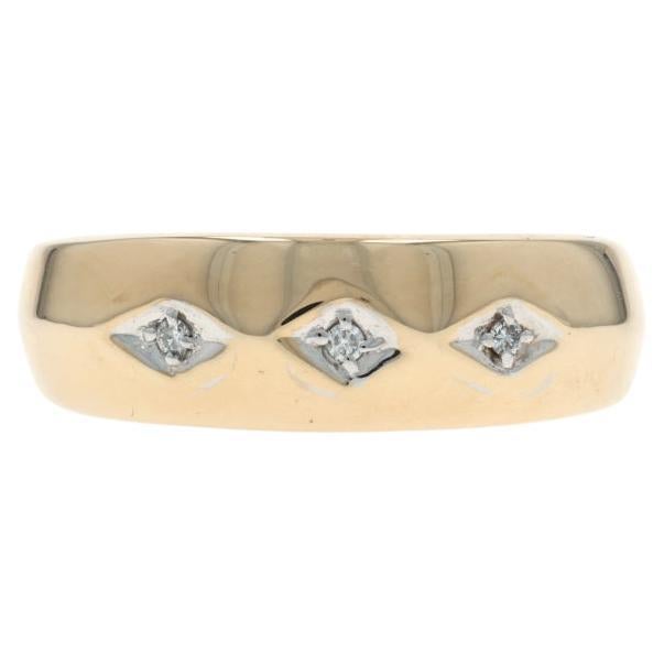 Yellow Gold Diamond Men
s Ring - 10k Round Brilliant Three-Stone Wedding Band