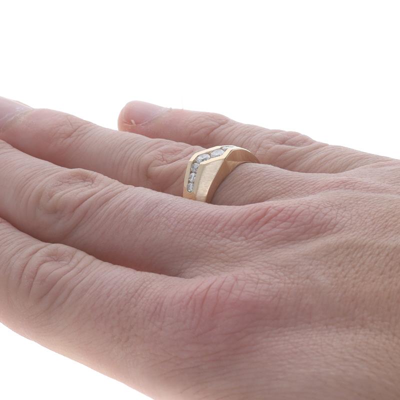 Gelbgold Diamant Herrenring -14k Rund & Baguette .50ctw gebürsteter Ehering (Rundschliff)