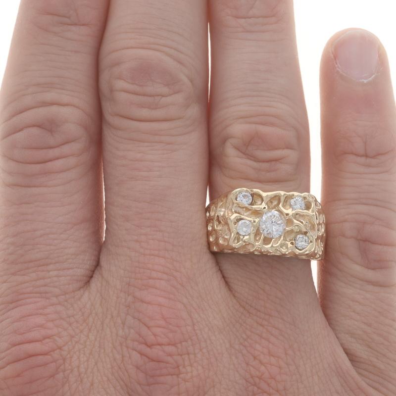 Round Cut Yellow Gold Diamond Men's Ring - 14k Round Brilliant 1.10ctw Nugget Cluster For Sale