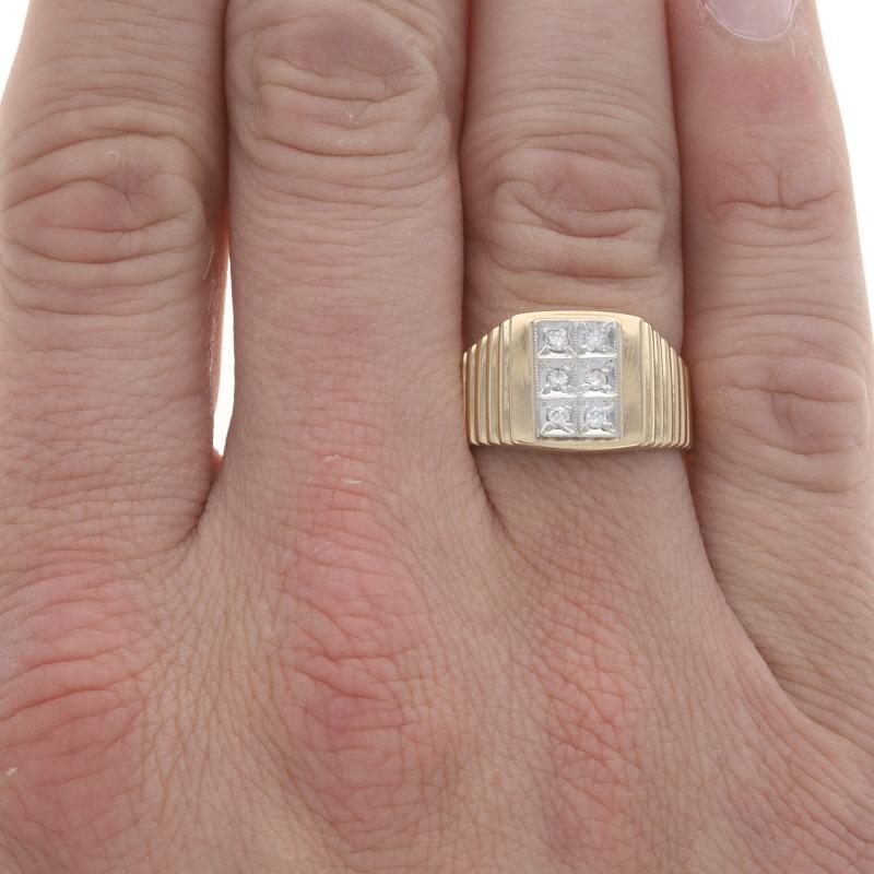 Round Cut Yellow Gold Diamond Men's Ring - 14k Round Brilliant .18ctw Cluster For Sale