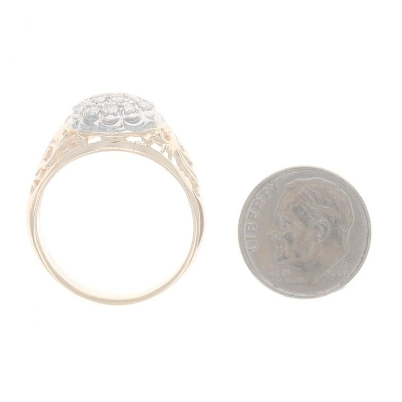 Anello da uomo con diamante in oro giallo - 14k Brilliante rotondo .30ctw Scrollwork in vendita 1