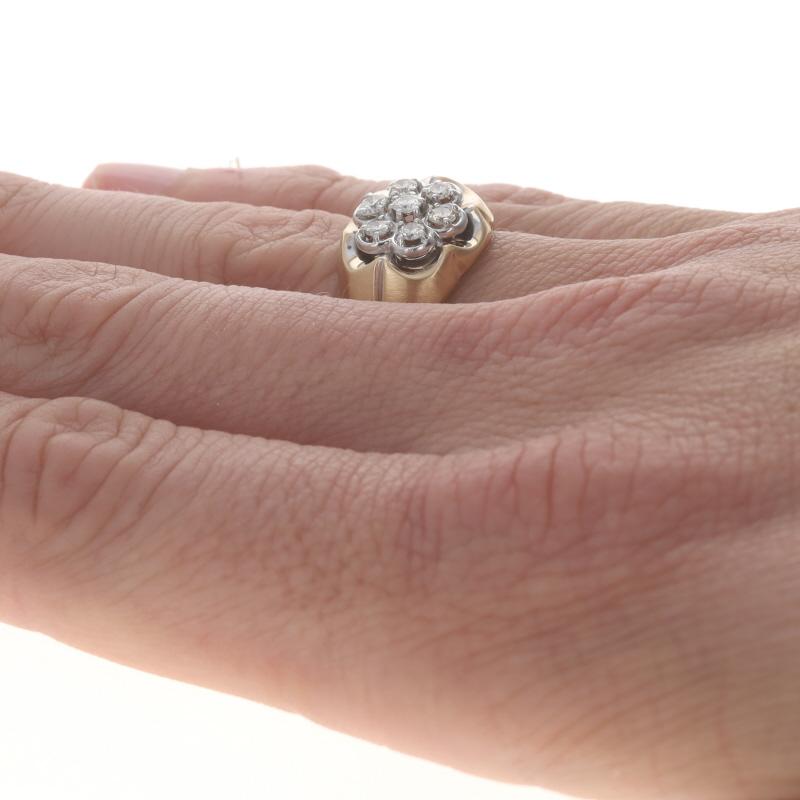 Uomo Anello da uomo con diamante in oro giallo - 14k - Brilliante rotondo 0,50ctw Cluster in vendita