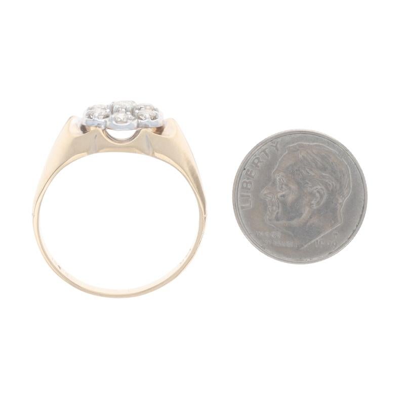 Anello da uomo con diamante in oro giallo - 14k - Brilliante rotondo 0,50ctw Cluster in vendita 1