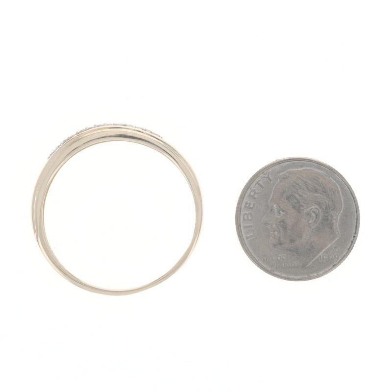 Yellow Gold Diamond Men's Wedding Band - 10k Round Brilliant .10ctw Ring im Angebot 2
