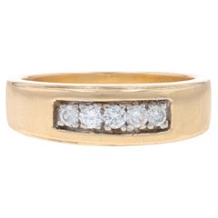 Alianza de oro amarillo con diamantes para hombre - 10k Anillo de cinco piedras de corte redondo .38ctw