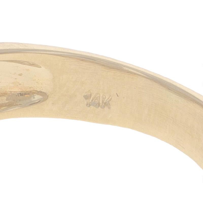 Fede nuziale da uomo in oro giallo con diamanti - 14k Round 1/3ctw Three-Stone Bypass in vendita 2