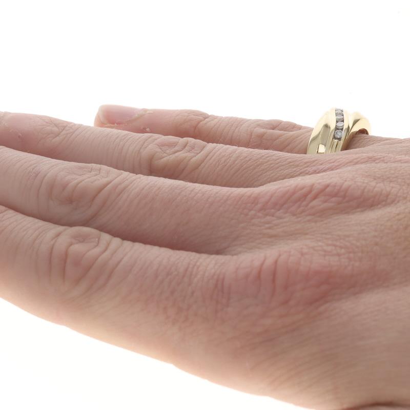 Alliance en or jaune pour homme avec diamant - 14k Round .25ctw Channel Set Ring Pour hommes en vente