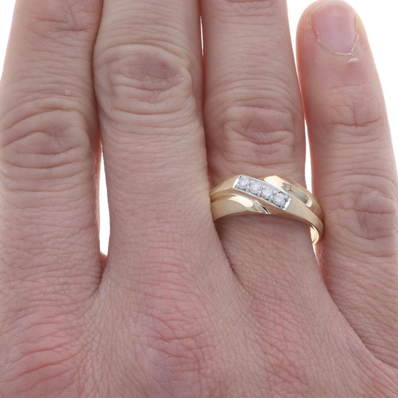 Round Cut Yellow Gold Diamond Men's Wedding Ring - 14k Round 1/3ctw Four-Stone Ring For Sale