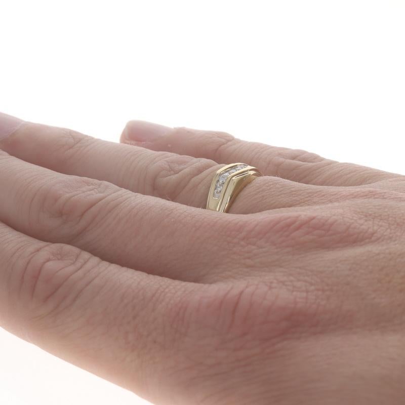 Anneau de mariage pour homme en or jaune avec diamant - 14k Round Brilliant Pour hommes en vente