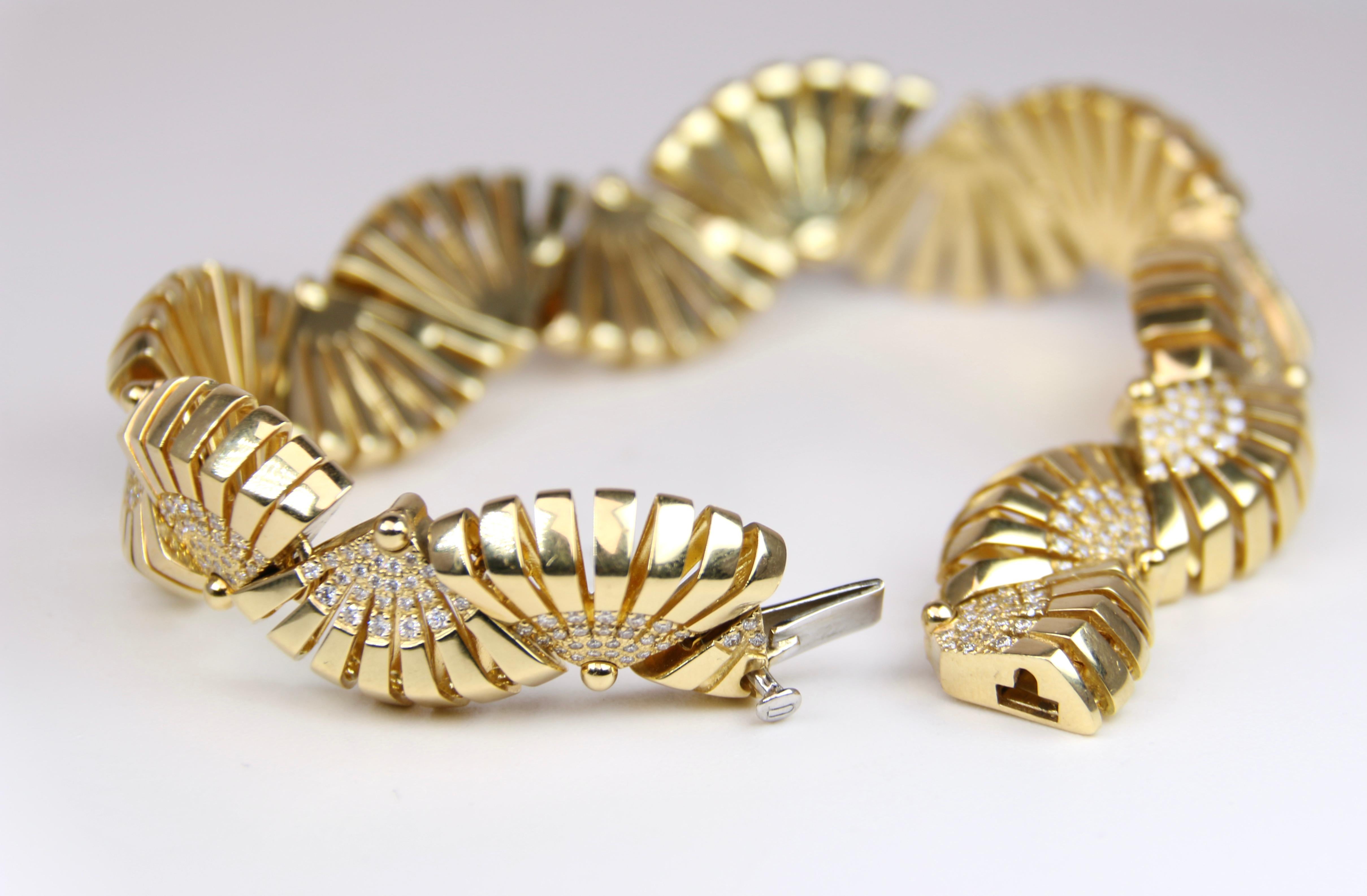 Round Cut Yellow Gold Diamond Miseno Fan Bracelet For Sale