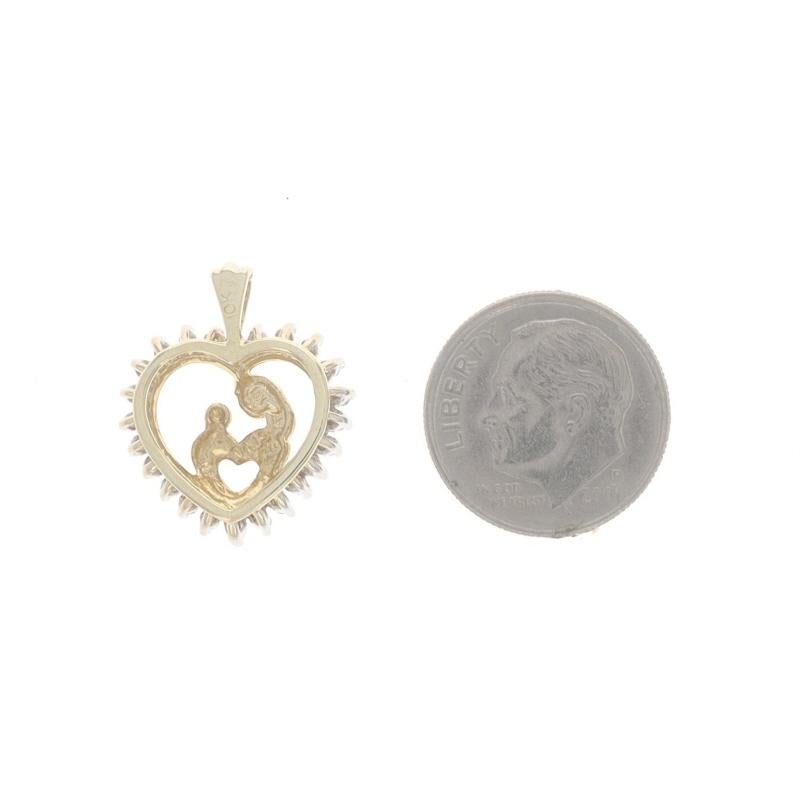 Pendentif coeur mère & Child en or jaune 10k SingleCt .20ctw Family Love Excellent état - En vente à Greensboro, NC