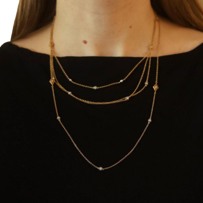 Mehrstrangige Halskette aus Gelbgold mit Diamanten - 14k rund .12ctw Station verstellbar (Rundschliff) im Angebot