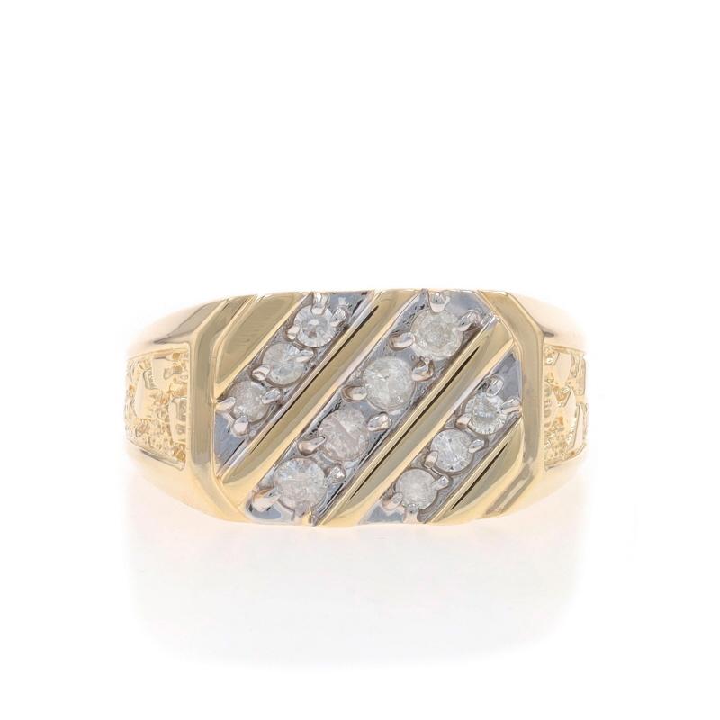 Größe: 9 3/4
Gebühr für Größenanpassung: 2 Größen hoch für $35 oder 1 Größe runter für $35

Metall Inhalt: 10k Gelbgold & 10k Weißgold

Informationen zu Stein

Natürliche Diamanten
Karat(e): .37ctw
Schliff: Runder Brillant
Farbe: H - I
Klarheit: I2