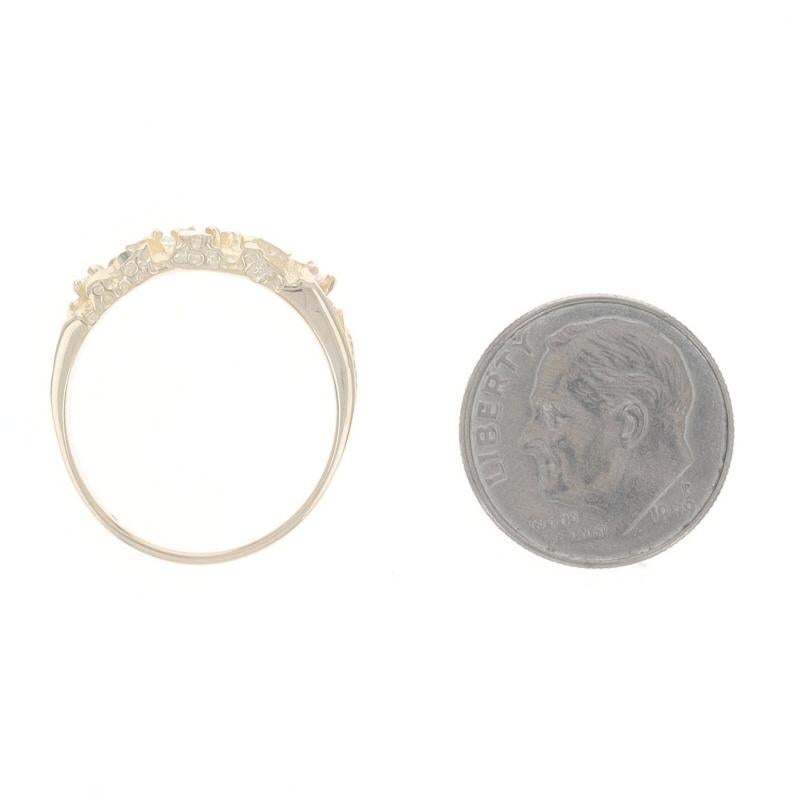 Bague unisexe en or jaune avec pépite de diamant 14k bague ronde brillante .10ctw en vente 1