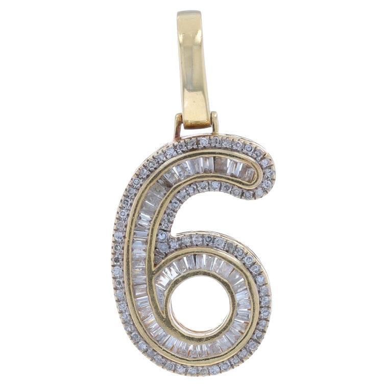 Ciondolo da uomo in oro giallo con diamante Numero Sei 10k Singolo Bag.45ctw Lucky #6 Bling in vendita