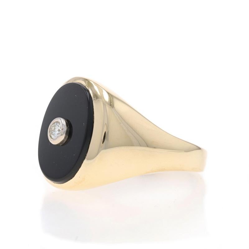 Round Cut Yellow Gold Diamond & Onyx Men's Ring - 14k Round Brilliant For Sale