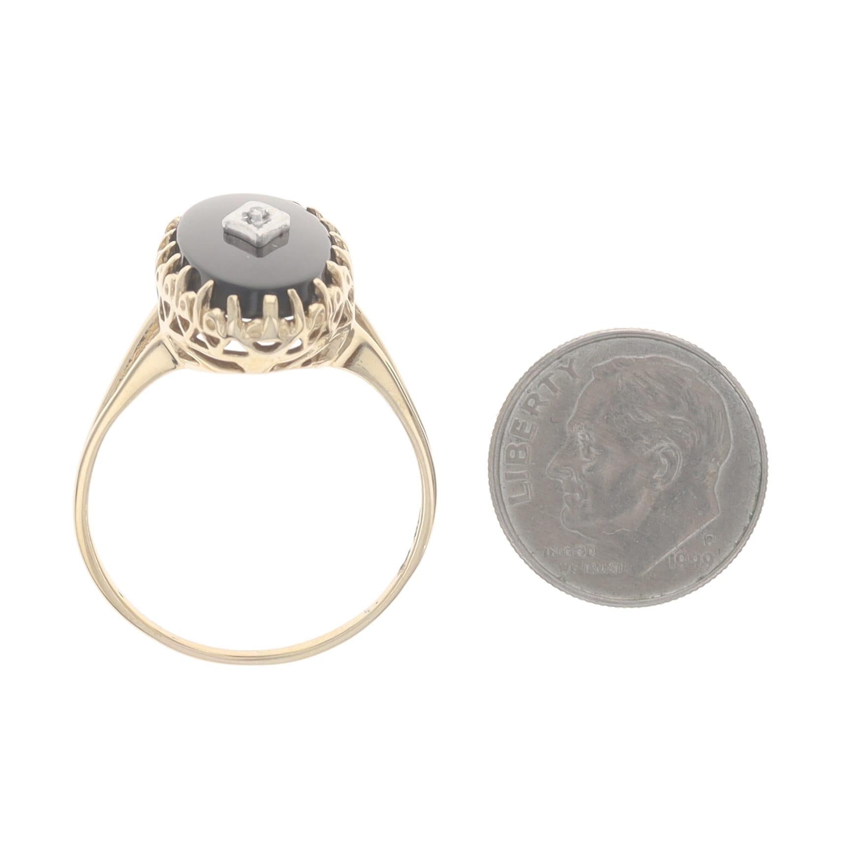 Bague en or jaune avec diamant et onyx - 10k Single en vente 1