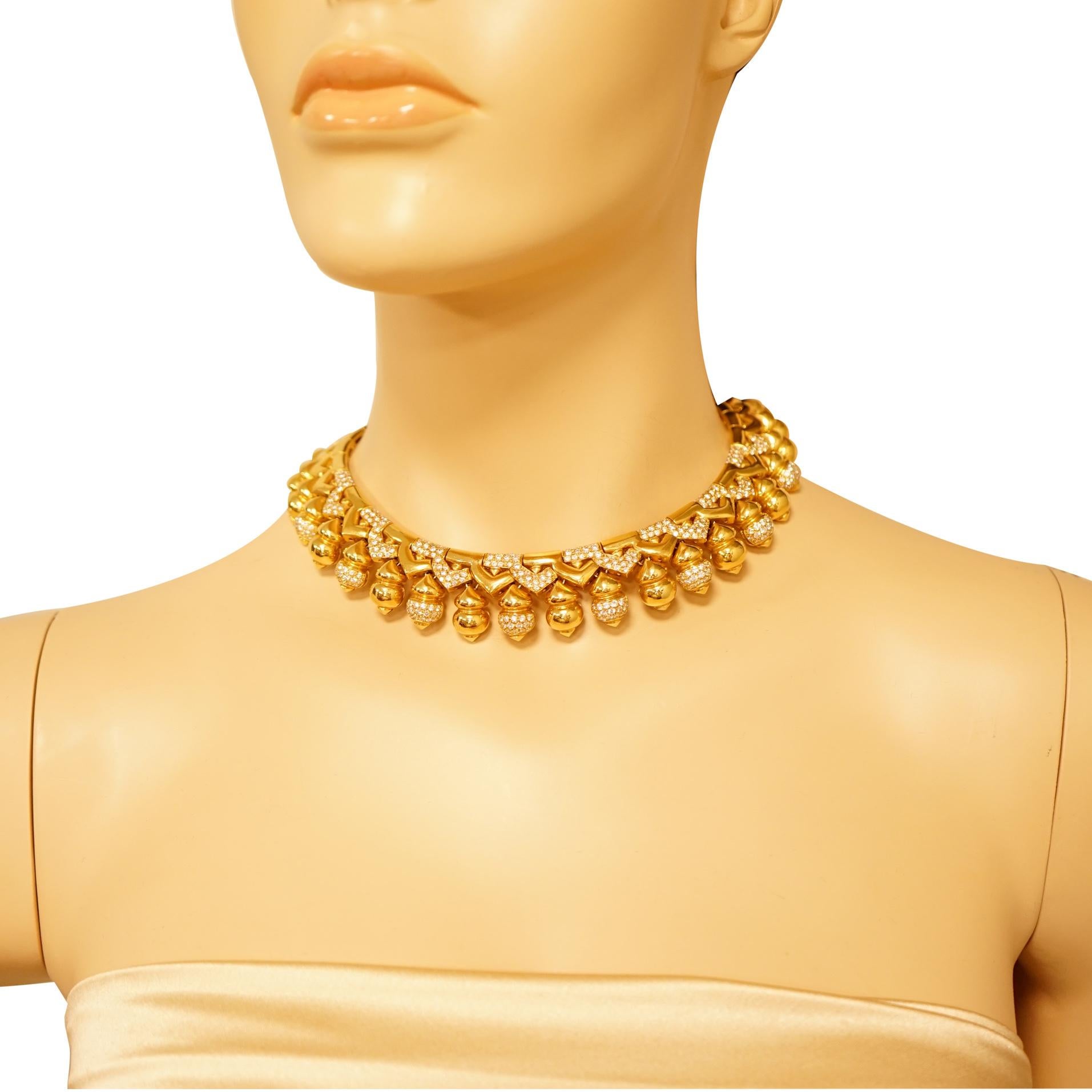 Round Cut Yellow Gold Diamond Pave Necklace