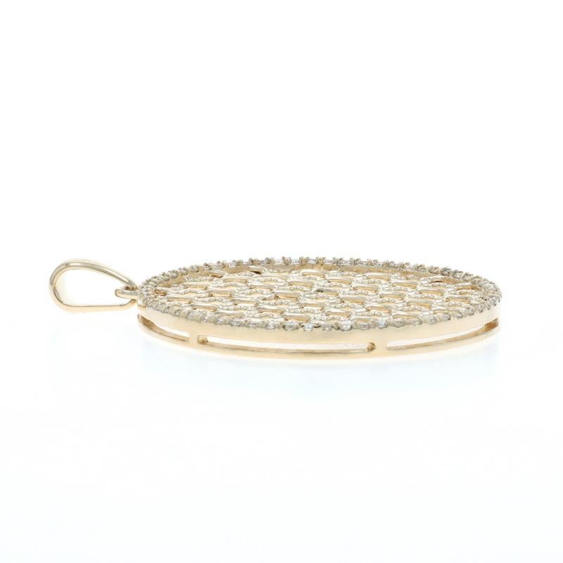 Taille ronde Pendentif en or jaune diamant Quatrefoil Stripe 14k Round Brilliant .50ctw Circle en vente