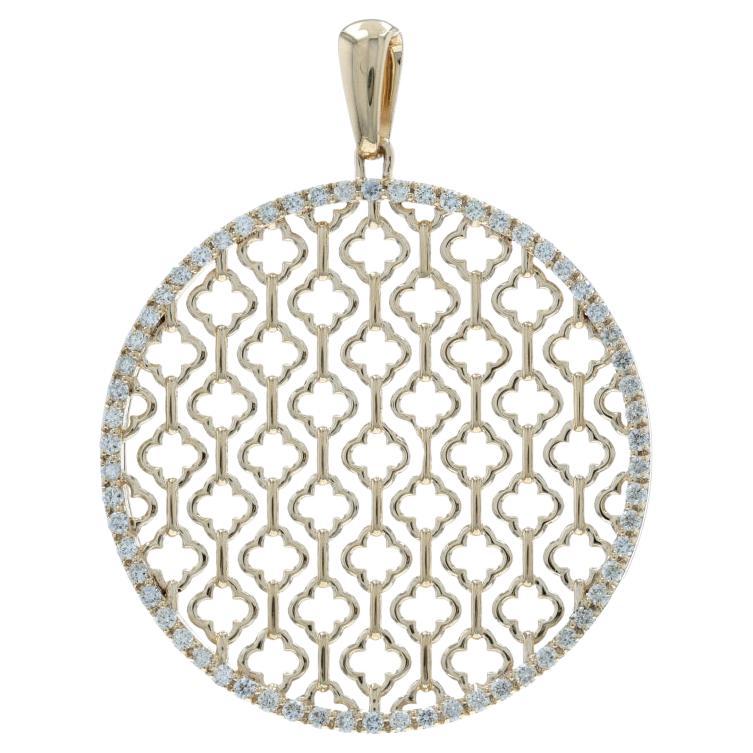 Pendentif en or jaune diamant Quatrefoil Stripe 14k Round Brilliant .50ctw Circle en vente