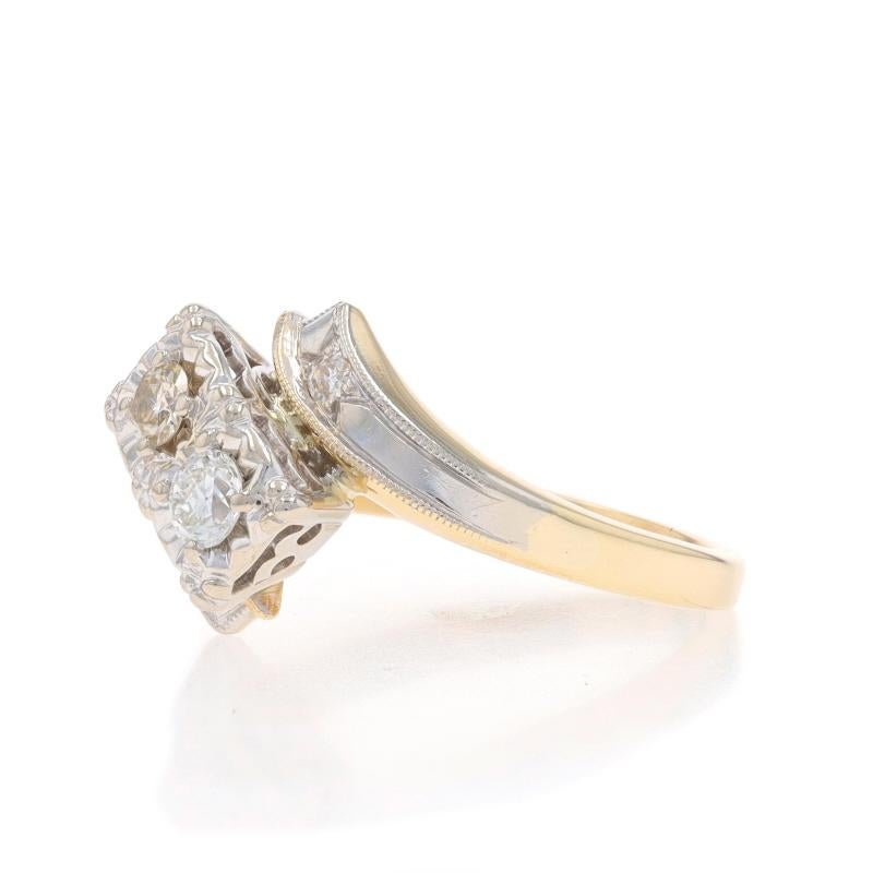 Anello Bypass con diamante retrò in oro giallo - 14k European .40ctw Ribbons Two-Stone In condizioni ottime in vendita a Greensboro, NC