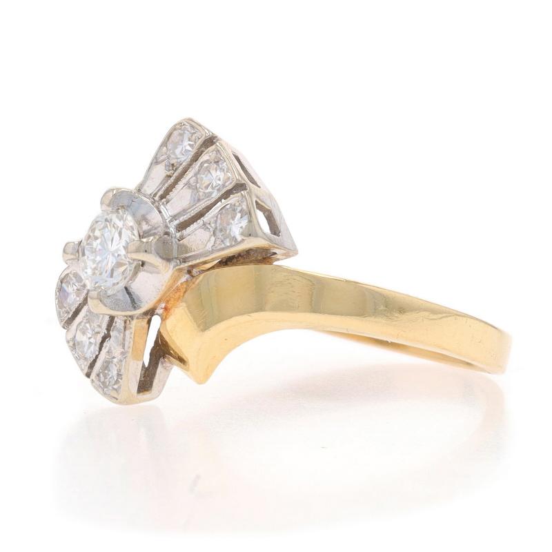 Anello Bypass con diamante retrò in oro giallo - 14k Brilliante rotondo .53ctw Bow Milgrain In condizioni ottime in vendita a Greensboro, NC